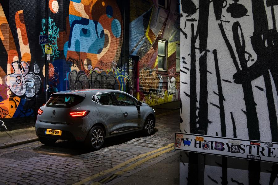  Renault Clio Urban 2018 года  (UK) (фото 8 из 8)